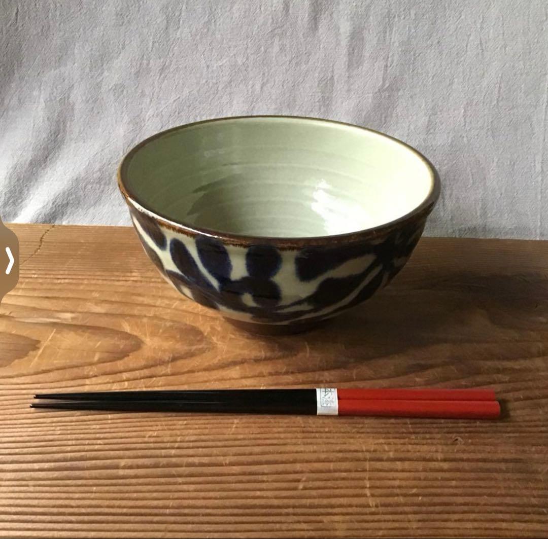AAAです。新品美濃焼　琉球瑠璃唐草大麺鉢2枚・琉球ヌキ瑠璃唐草大麺鉢2枚