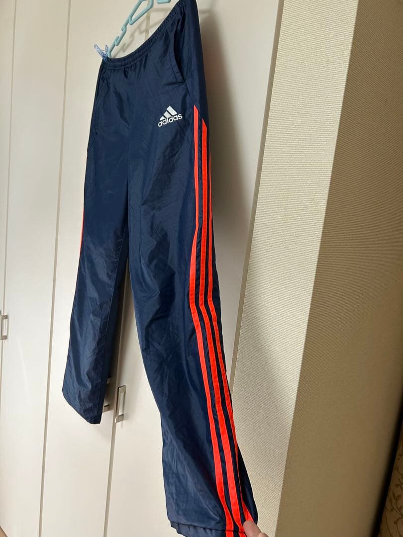 アディダスセットアップ シャカシャカ　 上下O/XL。