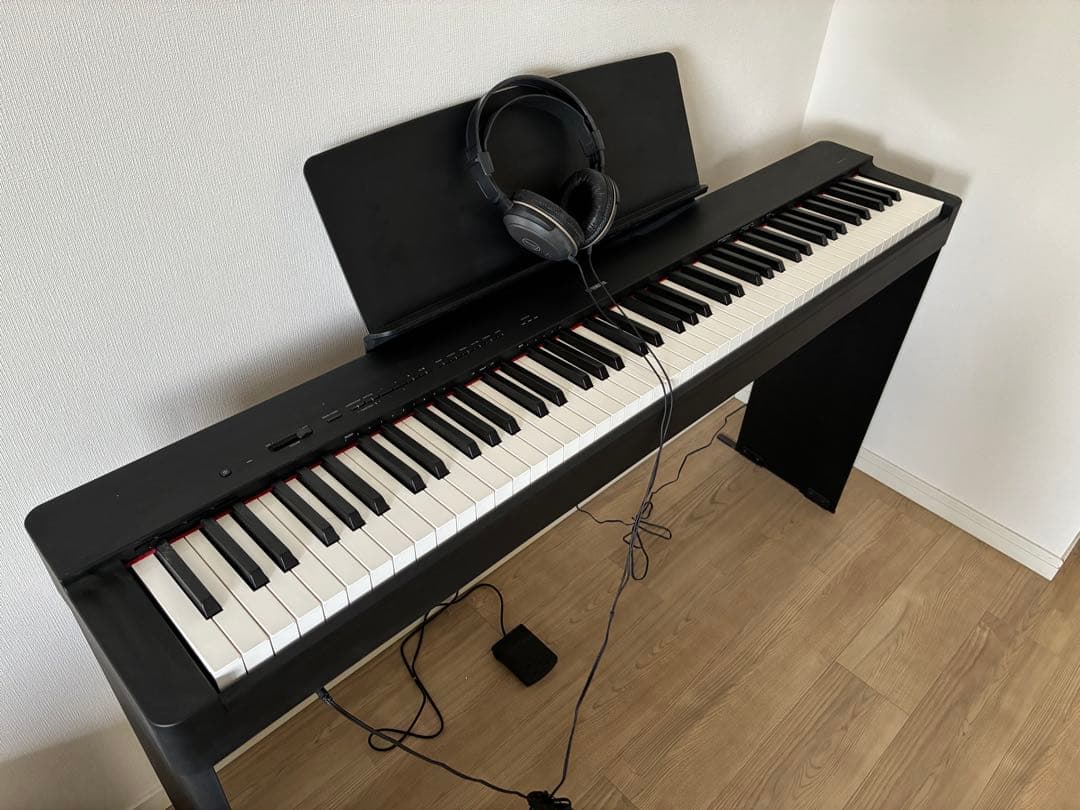 Yamaha P-225 電子ピアノ スタンド・ヘッドホン付き
