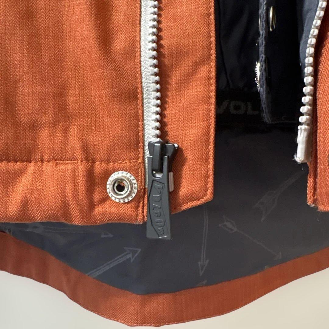 美品　Volcom スノーボードウェア　サイズＭ
