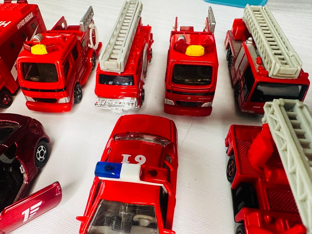 【まとめ売り】トミカ 消防車 パトカー 救急車 16点 レッドシリーズ 現状品