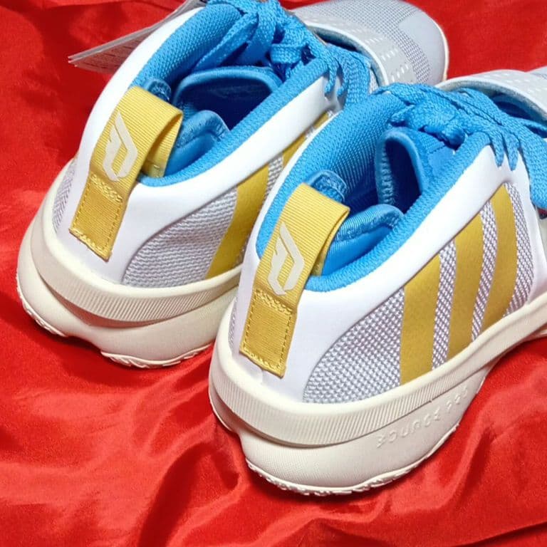 【新品未使用】アディダス　デイム8 バスケ　シューズ