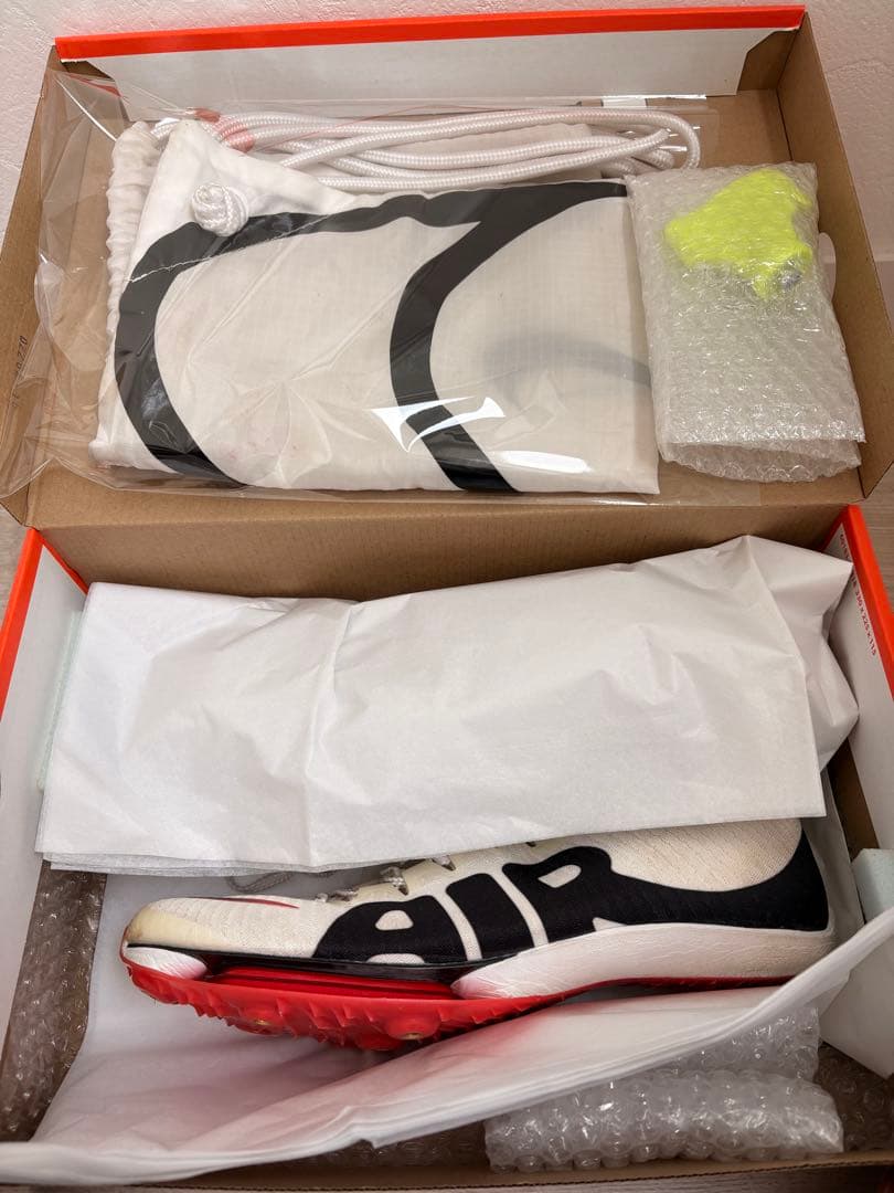 NIKE マックスフライモアテン
