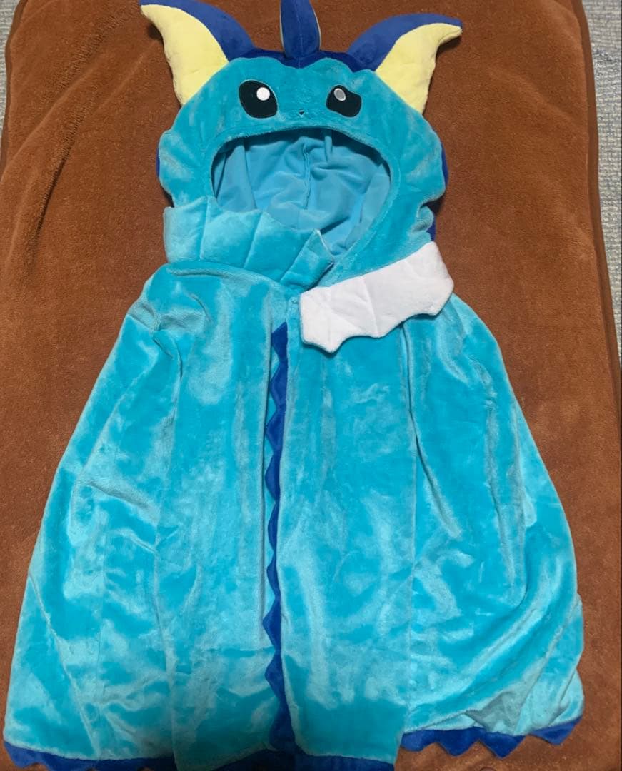 シャワーズ　ポンチョ　フード