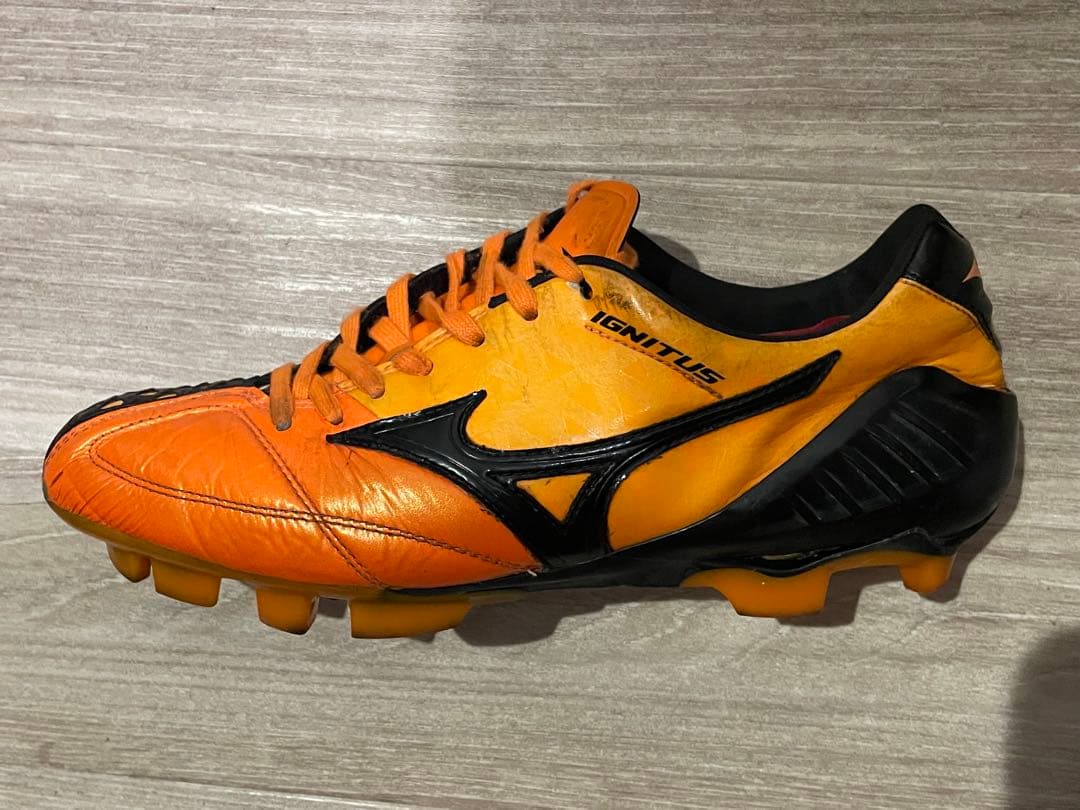 誰でも購入可！まとめ売り限定サッカースパイク4点セット 特価