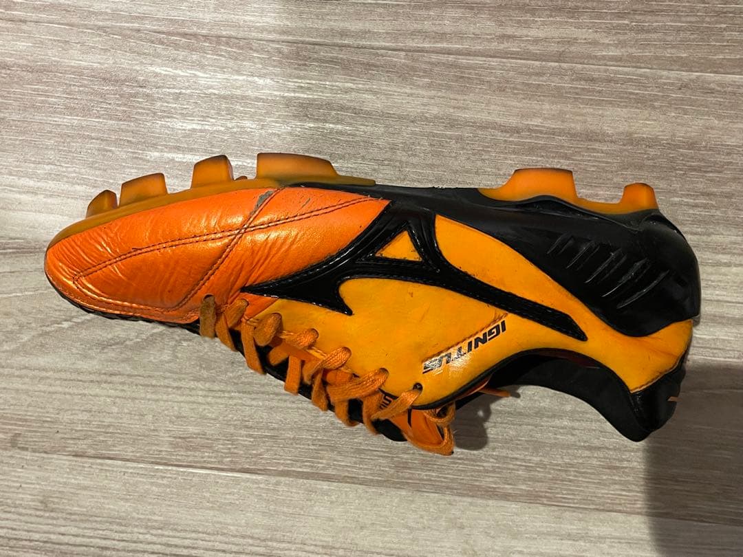 誰でも購入可！まとめ売り限定サッカースパイク4点セット 特価