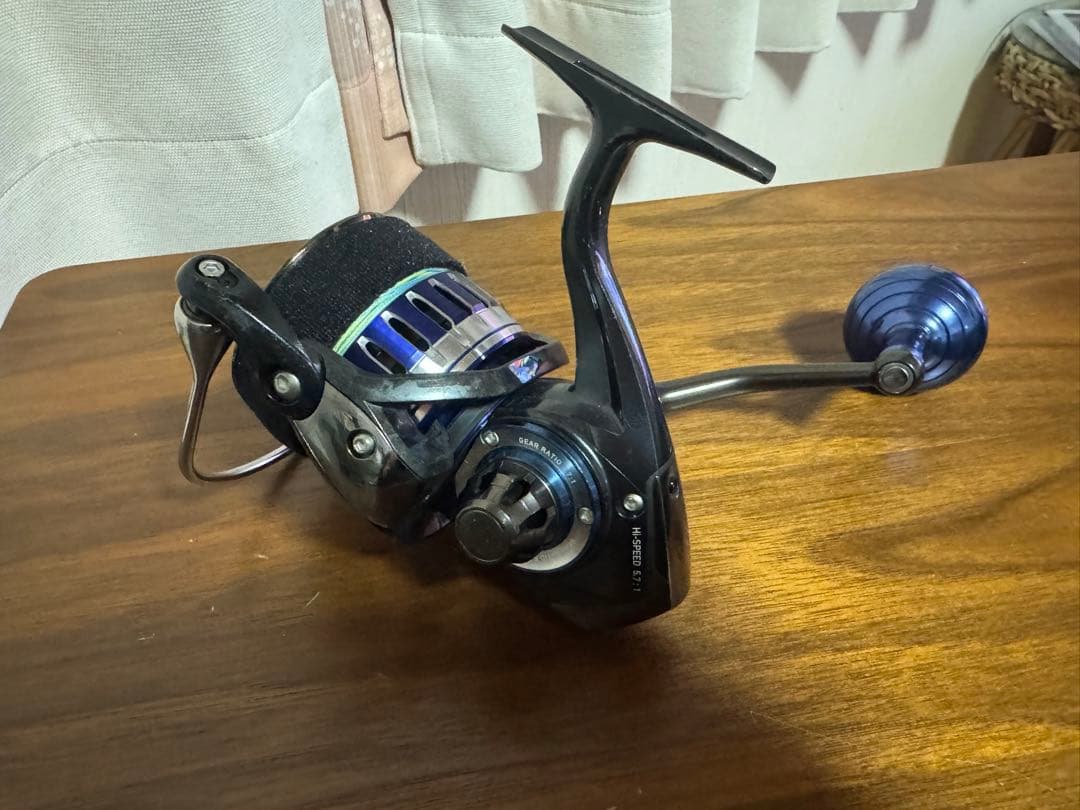 専用　ダイワ SALTIGA 5000H スピニングリール