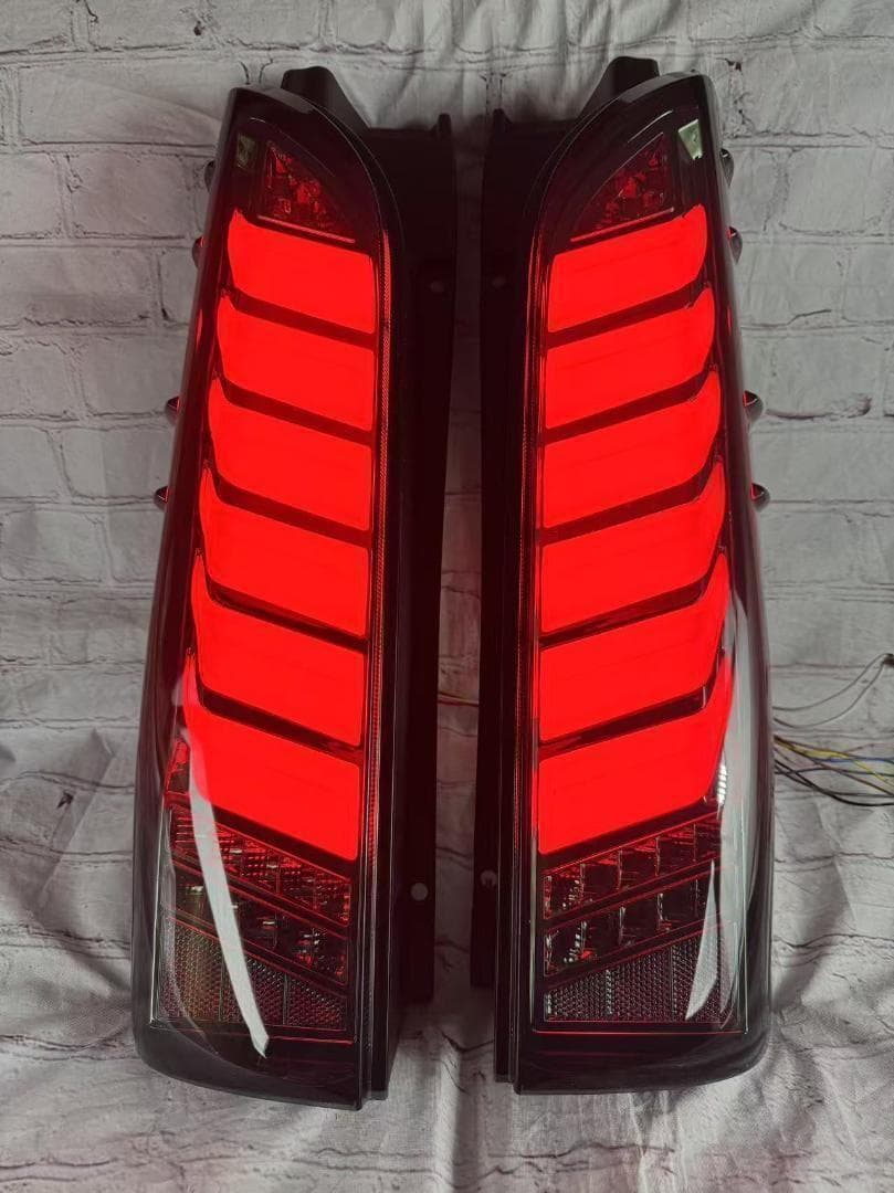200系ハイエーステール　流れるウインカー　オープニングモーション　新品