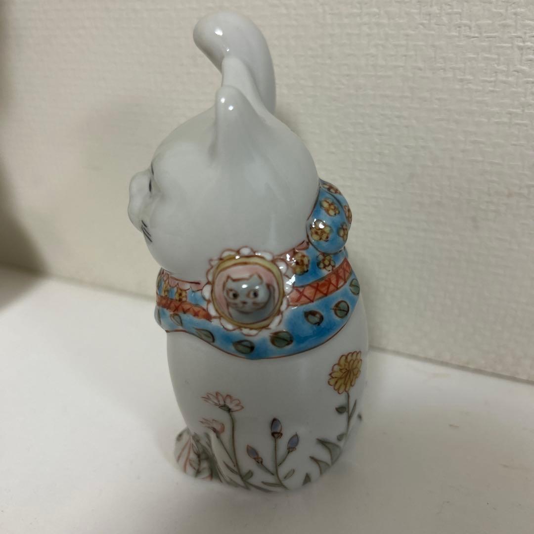 作家　陶芸作家　九谷焼　招き猫？　招き犬？　　縁起物　金運　花　鳥