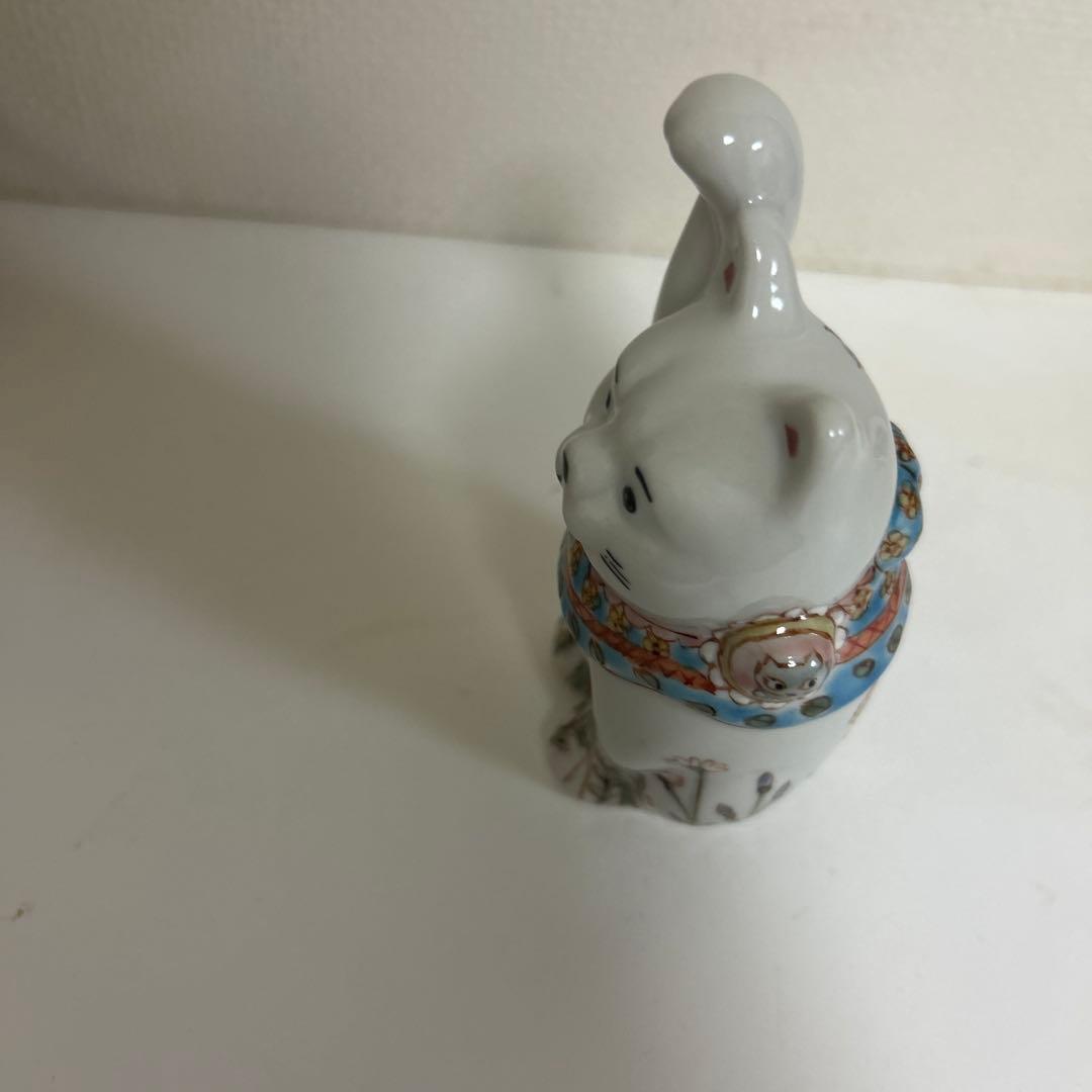 作家　陶芸作家　九谷焼　招き猫？　招き犬？　　縁起物　金運　花　鳥