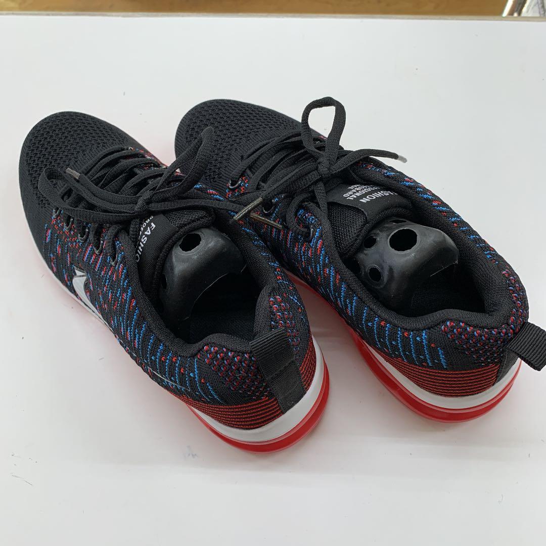 ★新品未使用　NIKEスニーカー