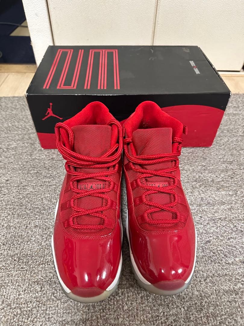 Air Jordan 11 レッド