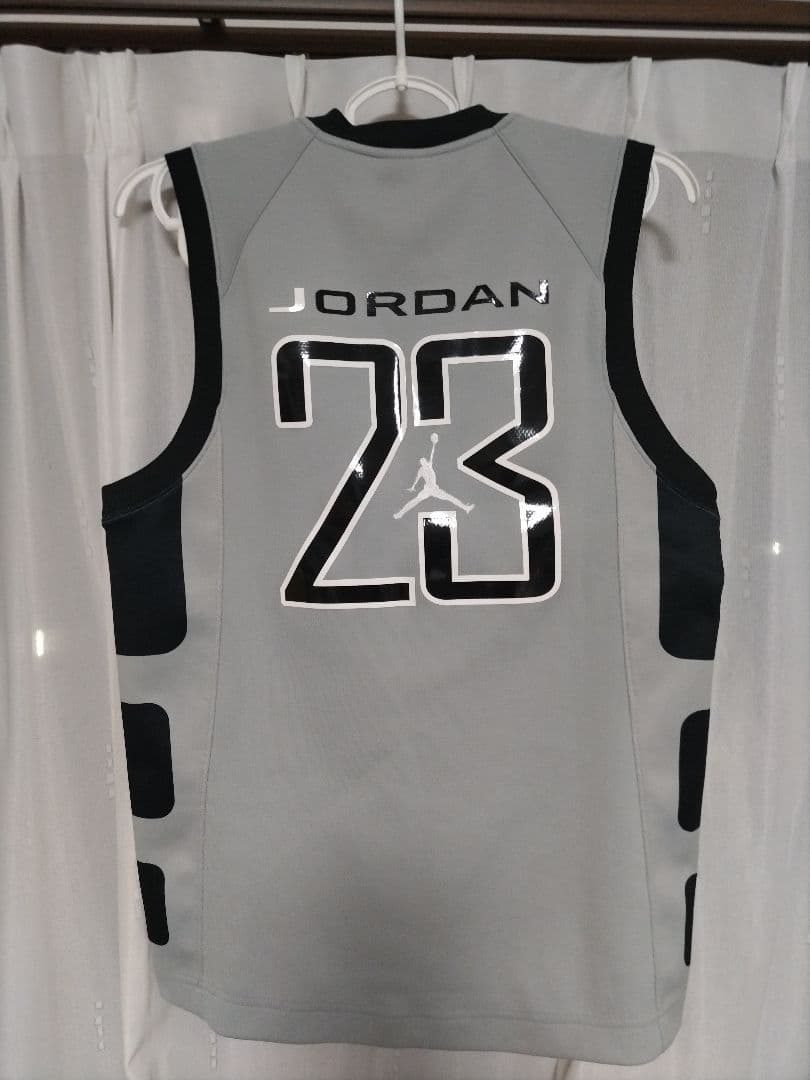NIKE JORDAN Vネックタンクトップ （188071）