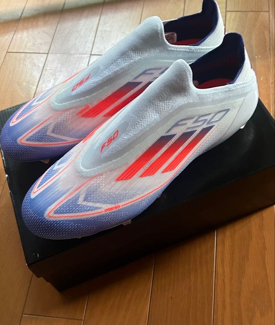 シューズ F50 ELITE LACELESS FG