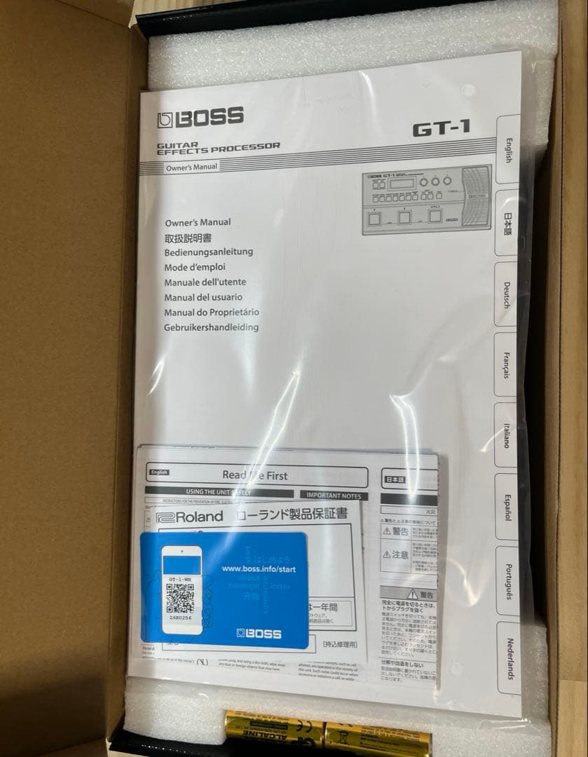 BOSS GT-1 White 限定カラー
