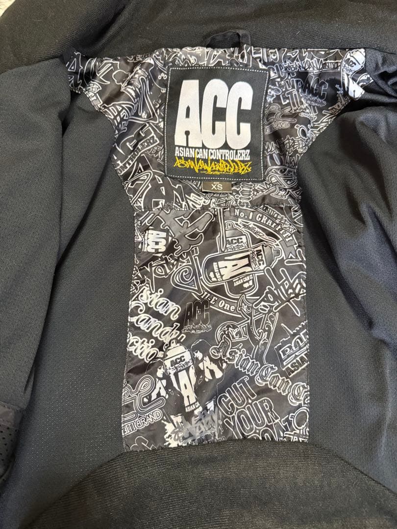 ACC グラフィティー柄カラフル　スノーボードジャケット XS