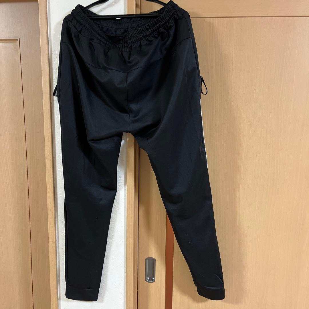 UNDER ARMOURフード付きジャケットとパンツセット　薄手のパーカー付き