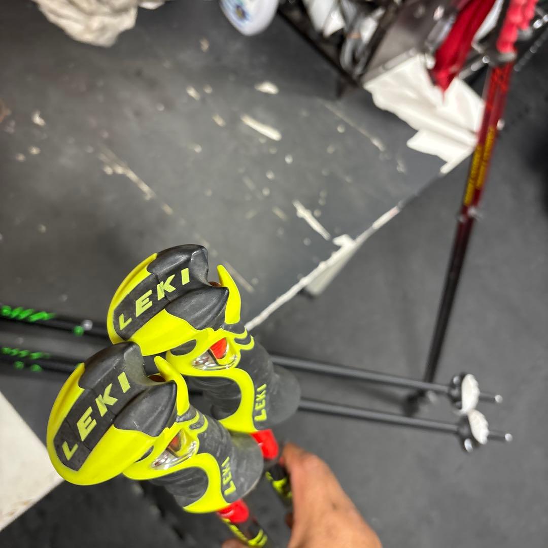 LEKI VENOM のみ