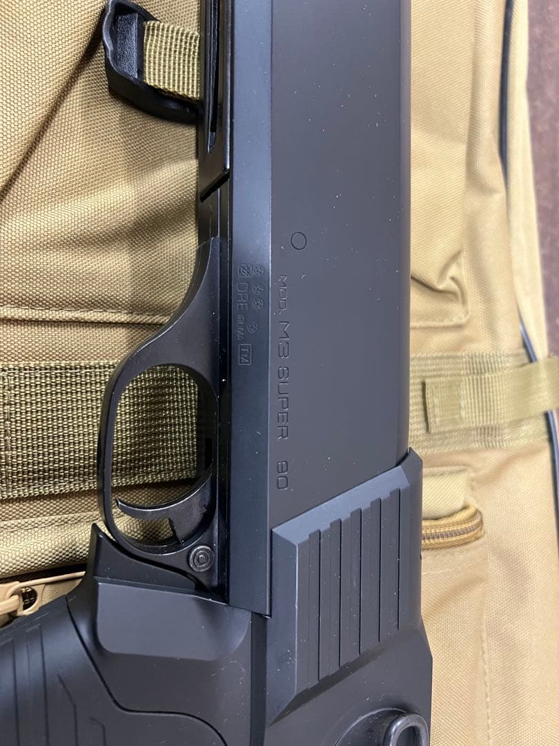k1 東京マルイ MOD.M3 SUPER 90 エアショットガンとバッグ