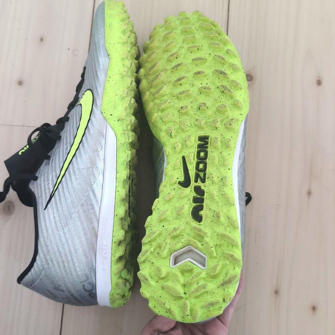 Nike サッカートレーニングシューズ シルバー/ライムグリーン　29センチ
