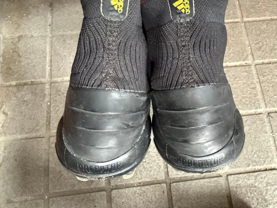 adidas紐なしサッカースパイクプレデター値下げ可能