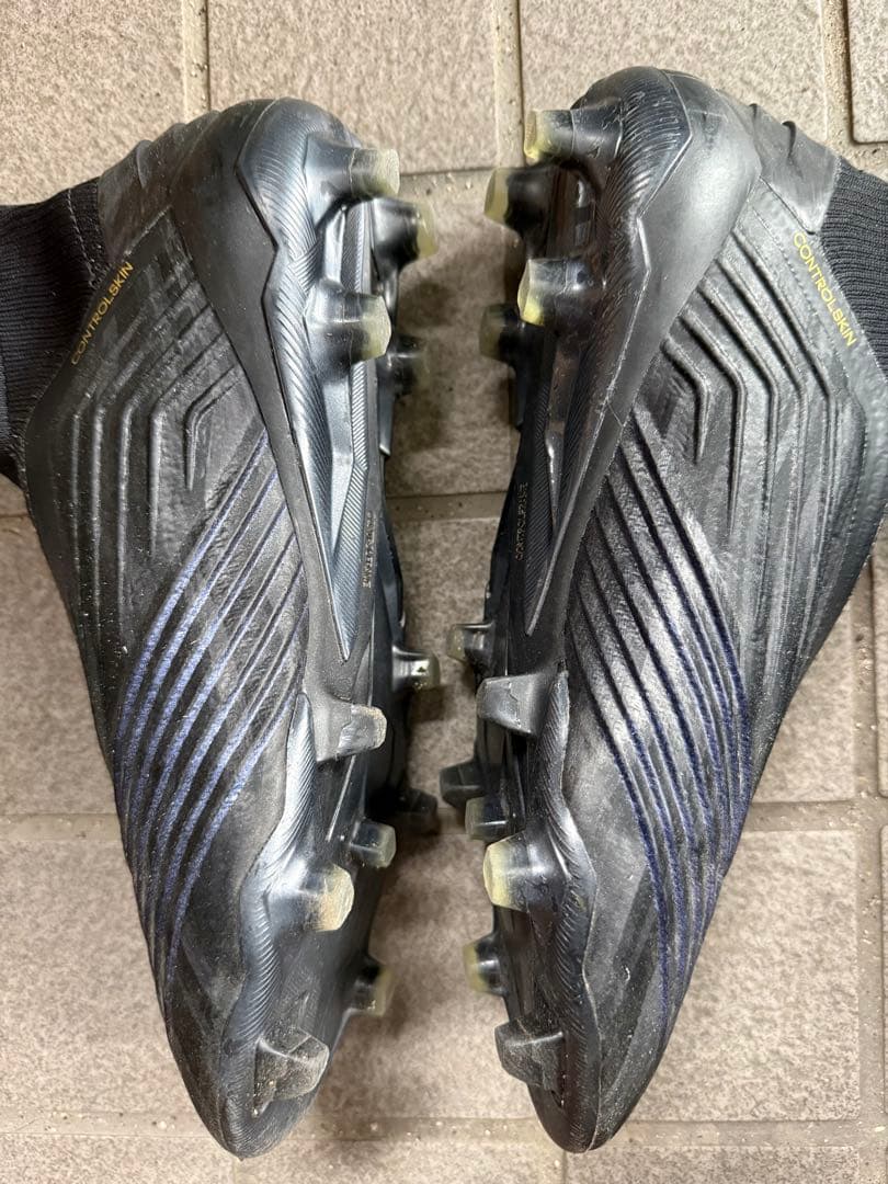 adidas紐なしサッカースパイクプレデター値下げ可能