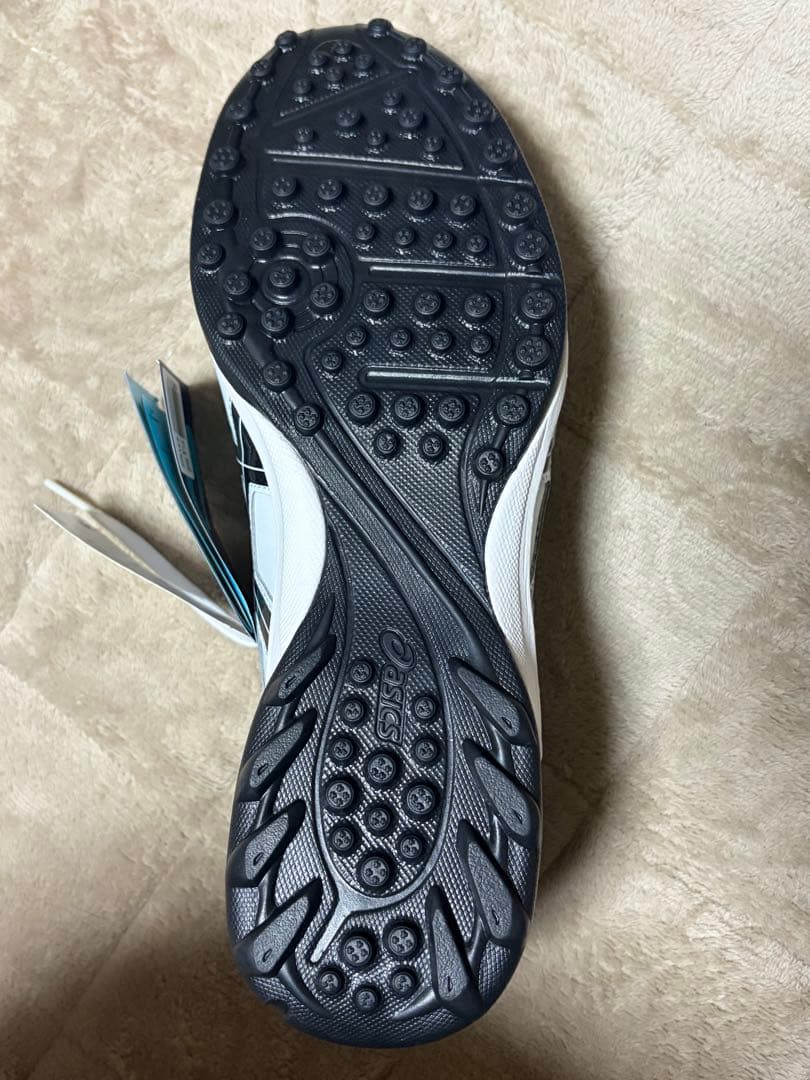 新品未使用　ASICS フットサルシューズ ホワイト/ブラック　27.5cm