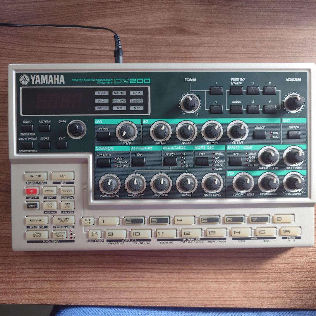 YAMAHA DX200 FMシンセサイザー 通電OK