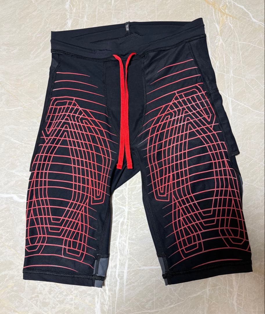 2XU ライトスピードリアクトコンプレッションショート　Mサイズ