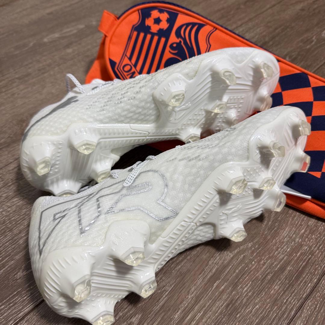 新品50%オフ Puma フューチャー7 アルティメット LOW FG/AG