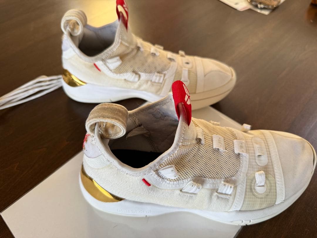 レア品 Kobe AD IDホワイトバスケットボールシューズ 25cm