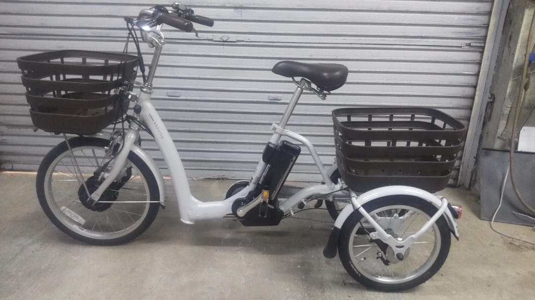 愛知発　ブリジストン　電動アシスト三輪自転車　ラクットワゴン