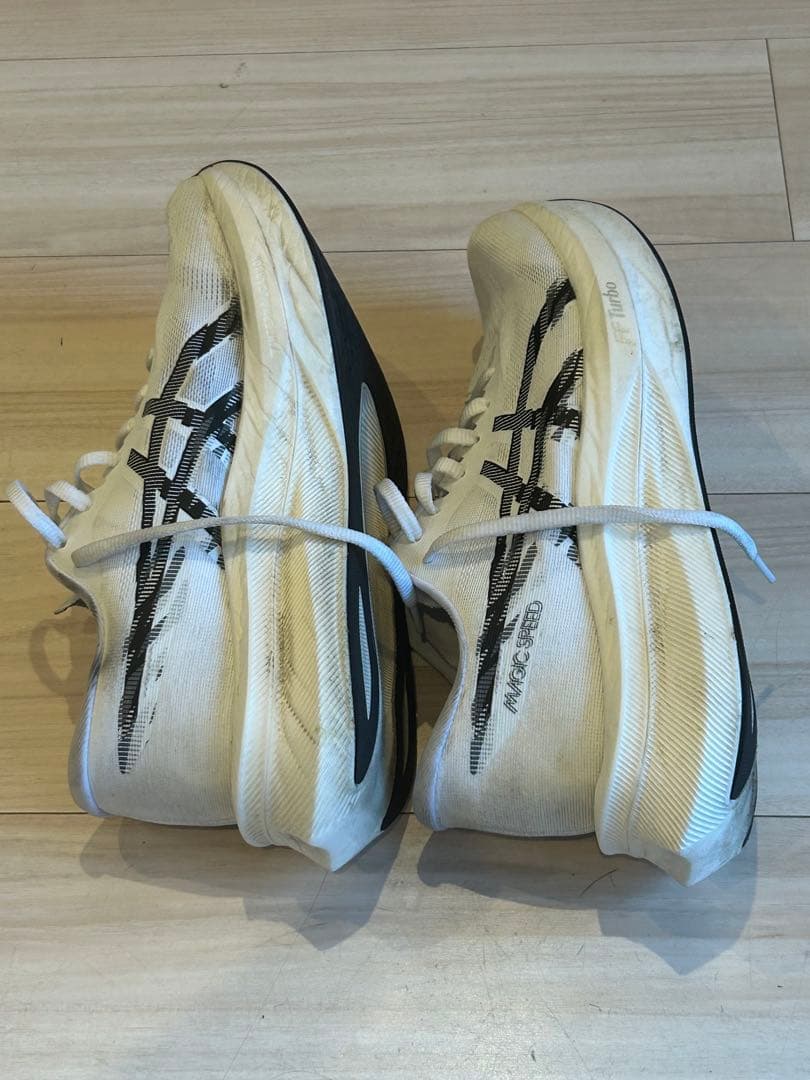 ASICS アシックス マジックスピード4