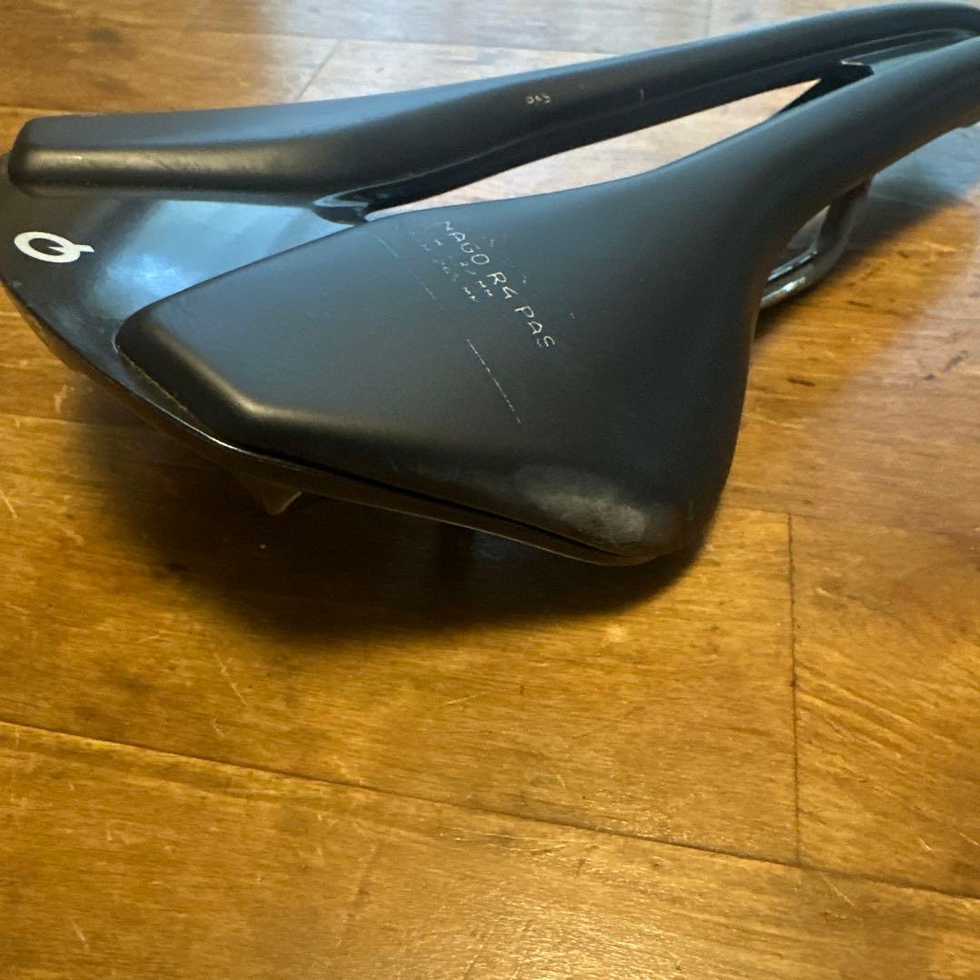i*o様 Prologo NAGO R4 PAS ロードサドル