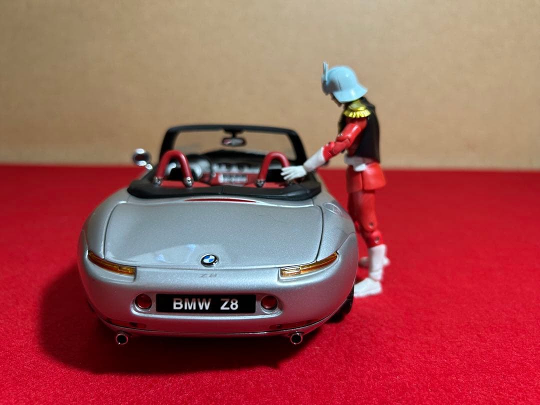 【1/12まで限定価格】京商　1/18  Z8