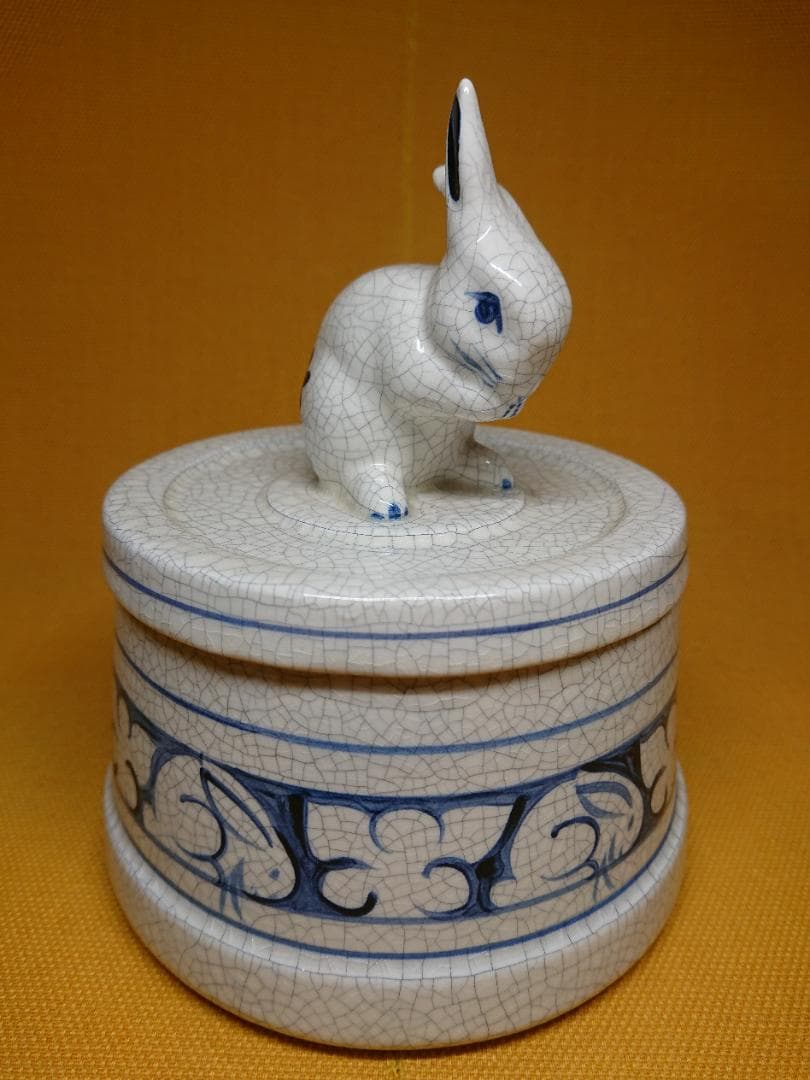 【美品】兎　うさぎ　小物入れ　陶器　置物　インテリア　工芸品　美術品　A2760