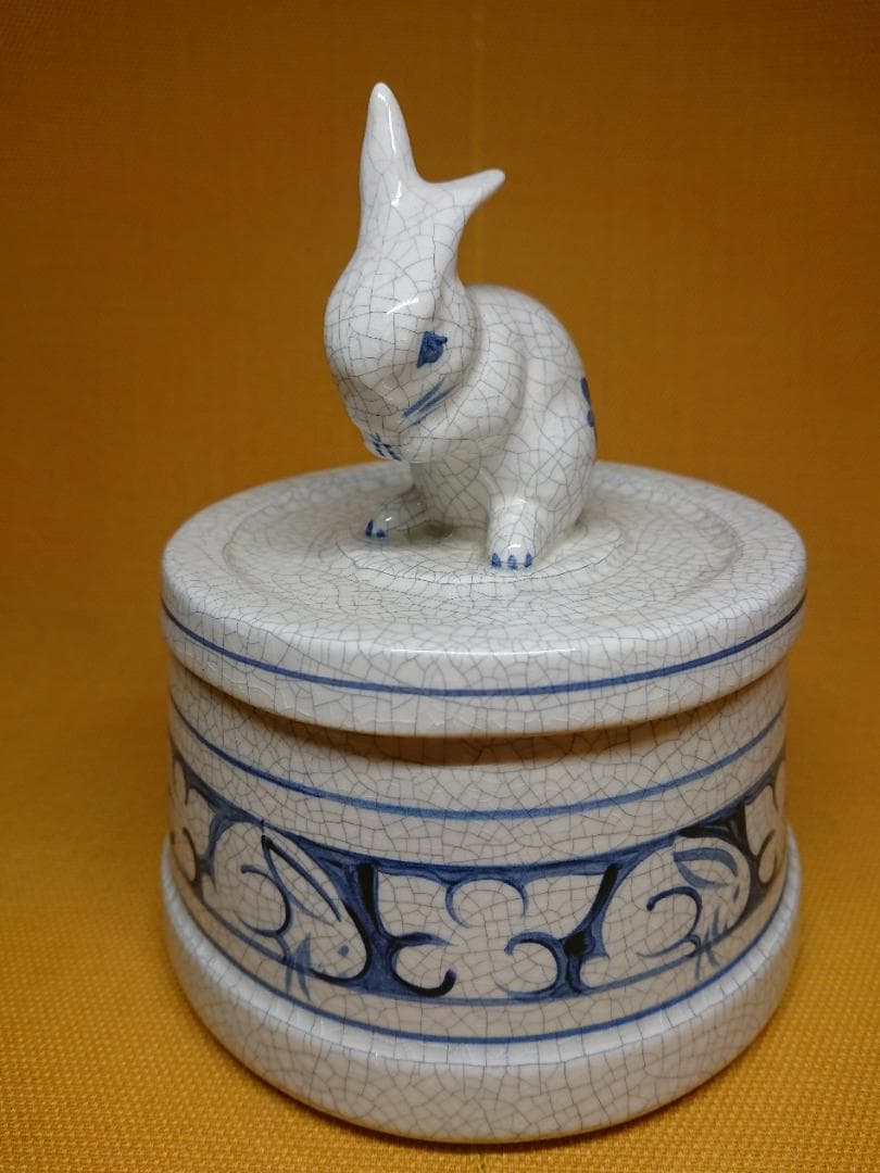 【美品】兎　うさぎ　小物入れ　陶器　置物　インテリア　工芸品　美術品　A2760