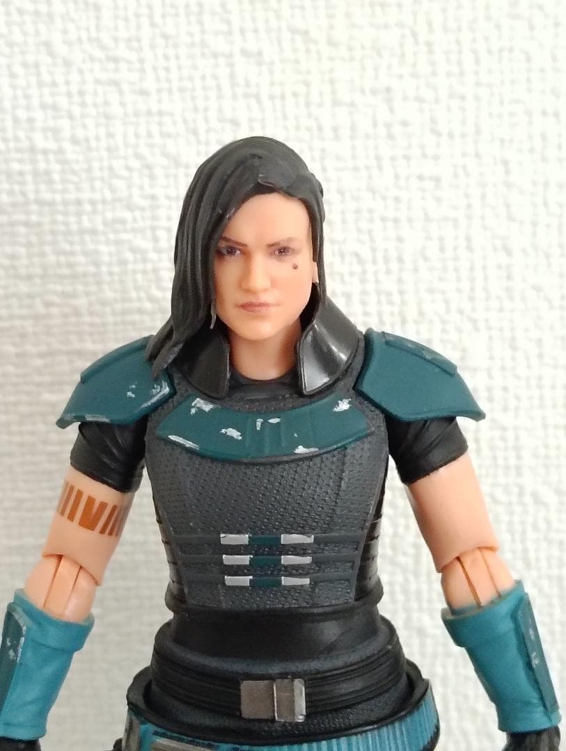 ブラックシリーズ　スター・ウォーズ　キャラ・デューン　フィギュア　マンダロリアン