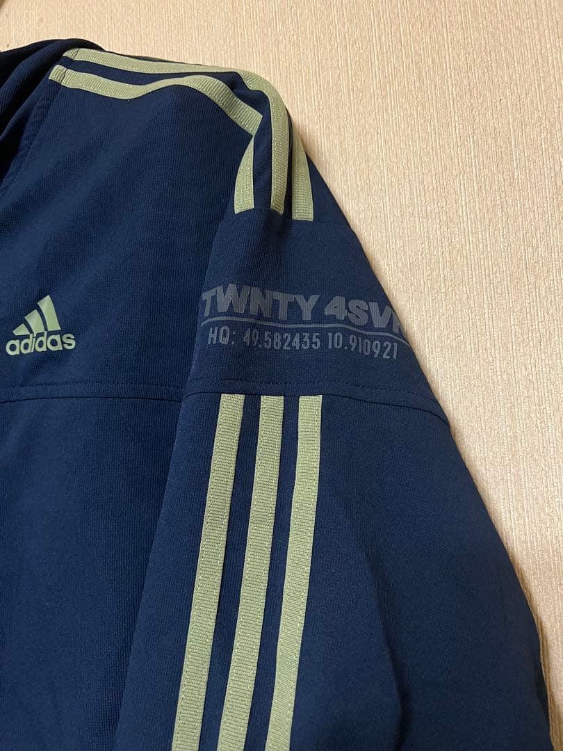 adidas アディダス　フード付きセットアップジャージ　ネイビー　ブラック