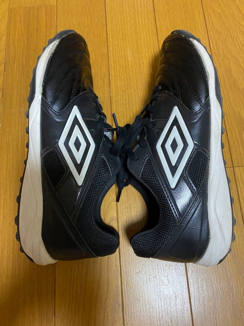 umbro フットサルシューズ25.5cm