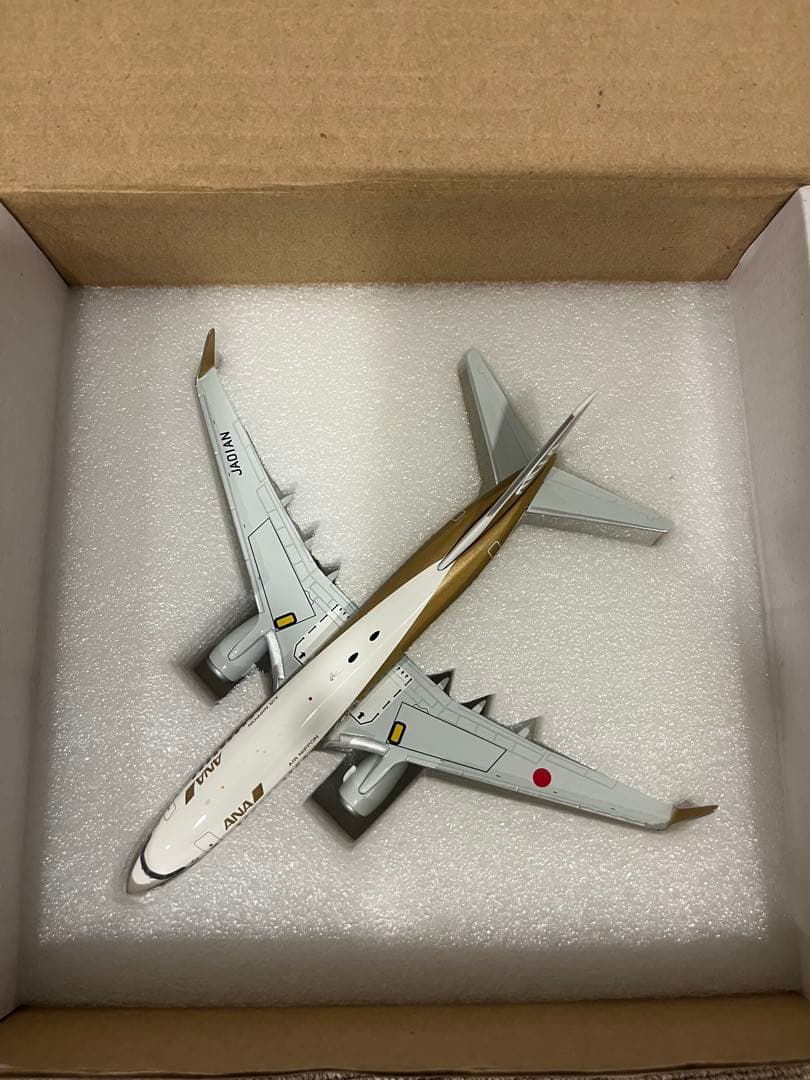 1/200 JCwings ANA ゴールド B737-700