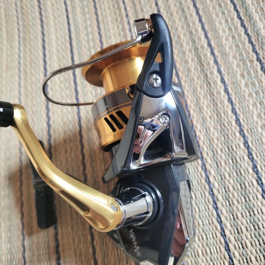 Sahara C5000 スピニングリール ブラック/ゴールド