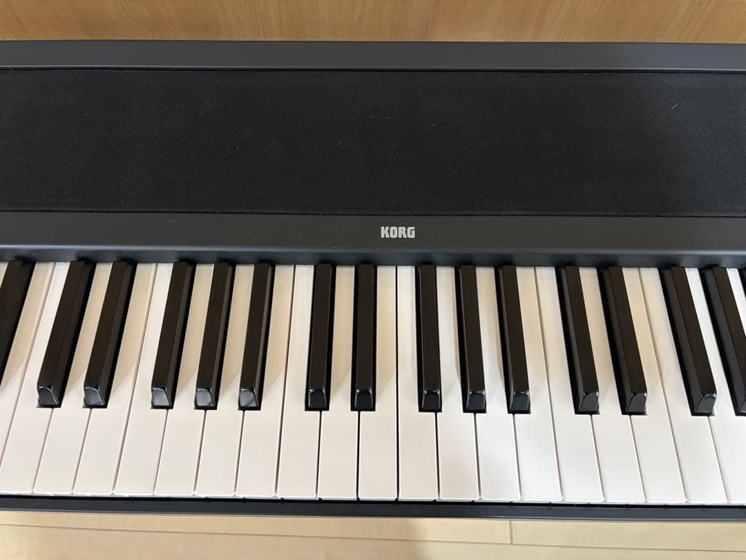 送料込み！　2022年製　KORG B2 88鍵盤　電子ピアノ　専用スタンド付き