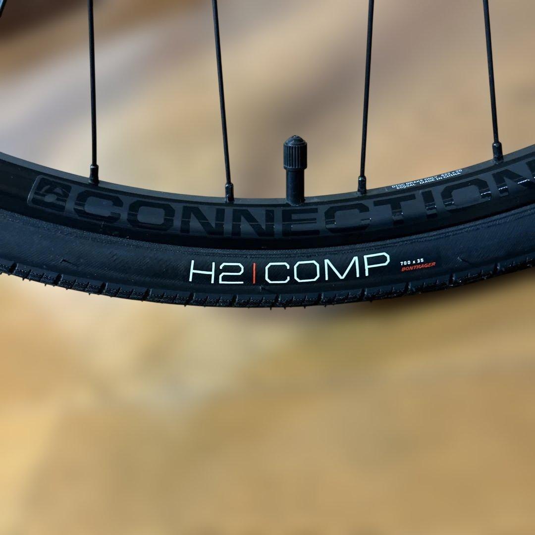 TREK FX2 Disc Gen4（2025年モデル）