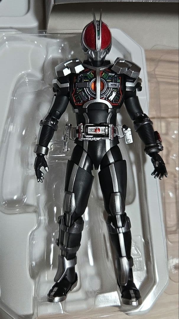 S.H.Figuarts 真骨彫製法 仮面ライダー ファイズ アクセルフォーム