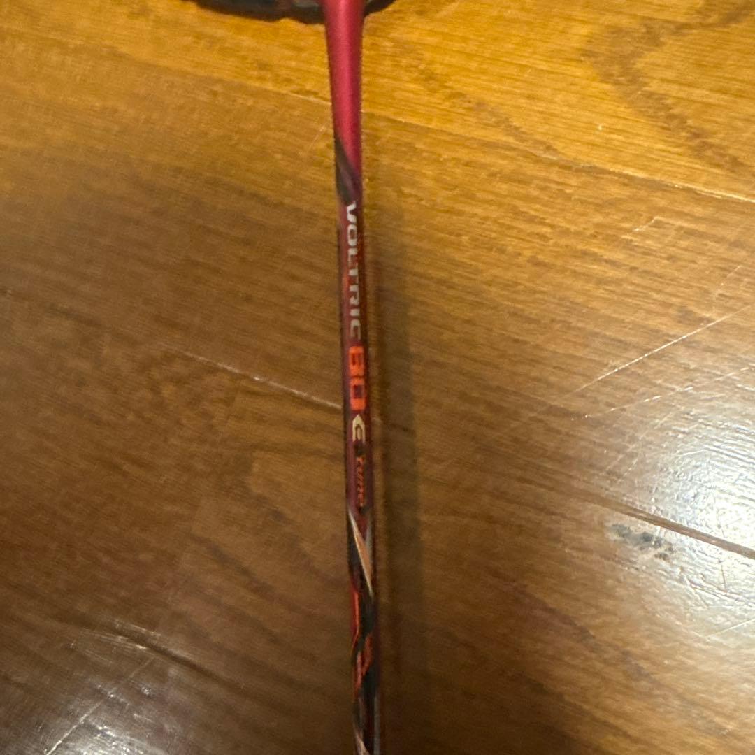 バドミントンラケット Voltric 80 etune