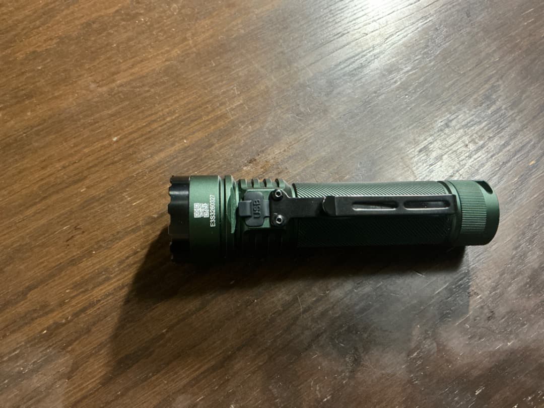 ACEBEAM E75 3000ルーメン　nichia519A