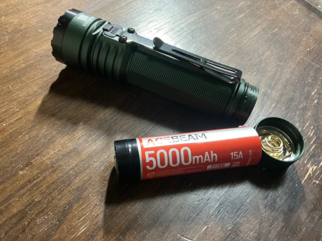 ACEBEAM E75 3000ルーメン　nichia519A