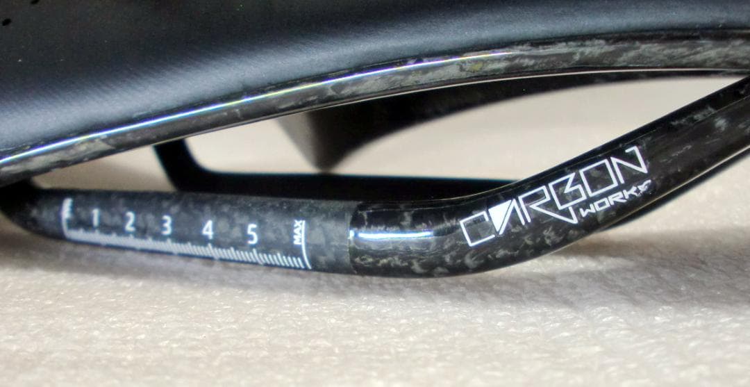 TNI ERGONOX 同等品 RYET カーボンサドル CADEX AMP
