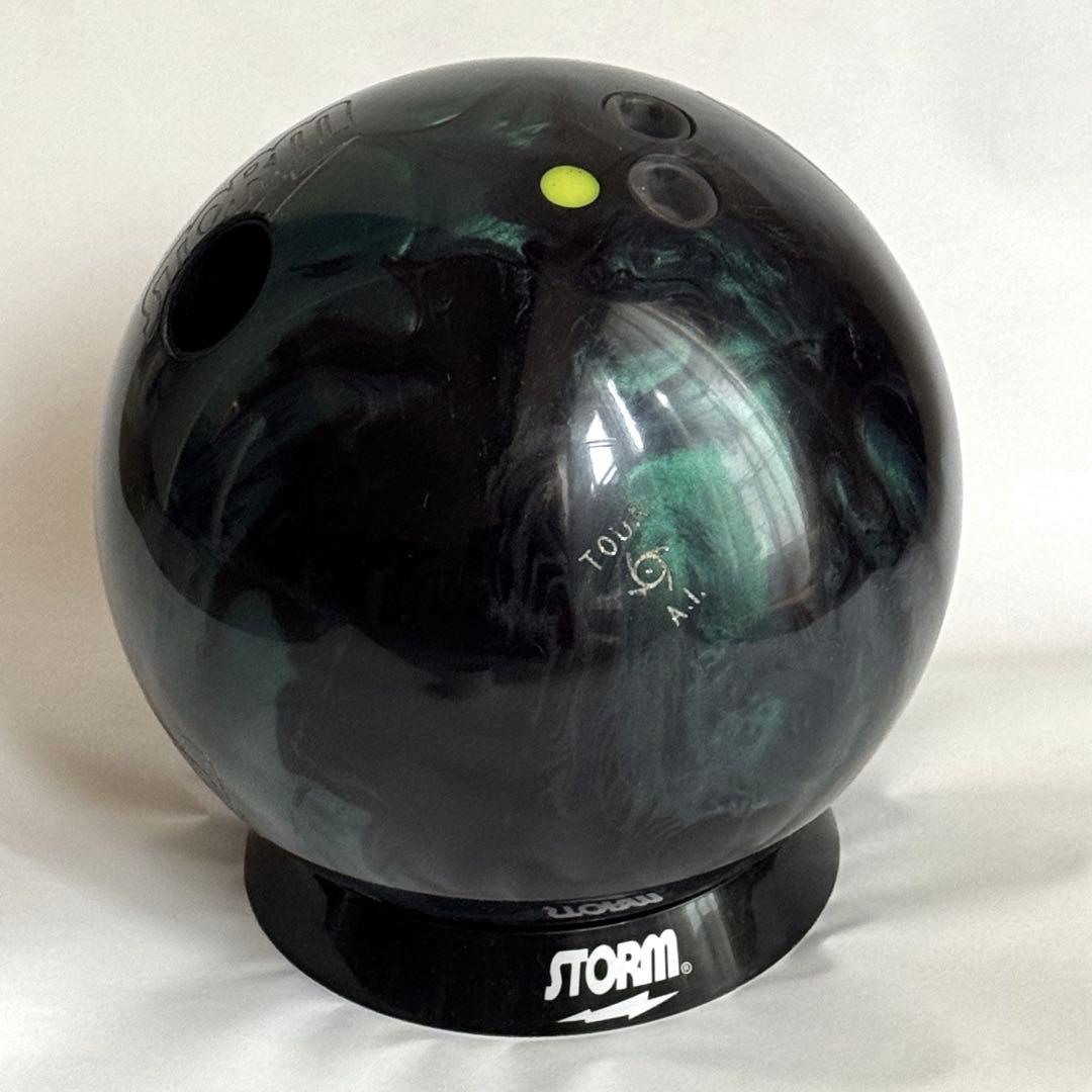 中古　ストーム　IQツアーAi 15ポンド　ボウリングボール